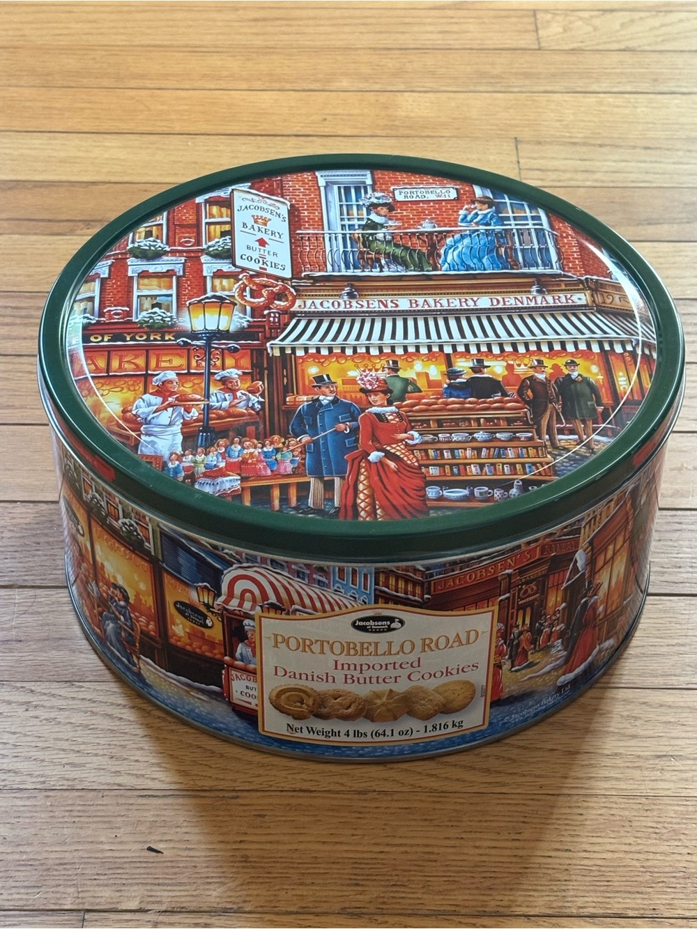 Extra large cookie tin approx 11x5 pizzelle cookie keeper
